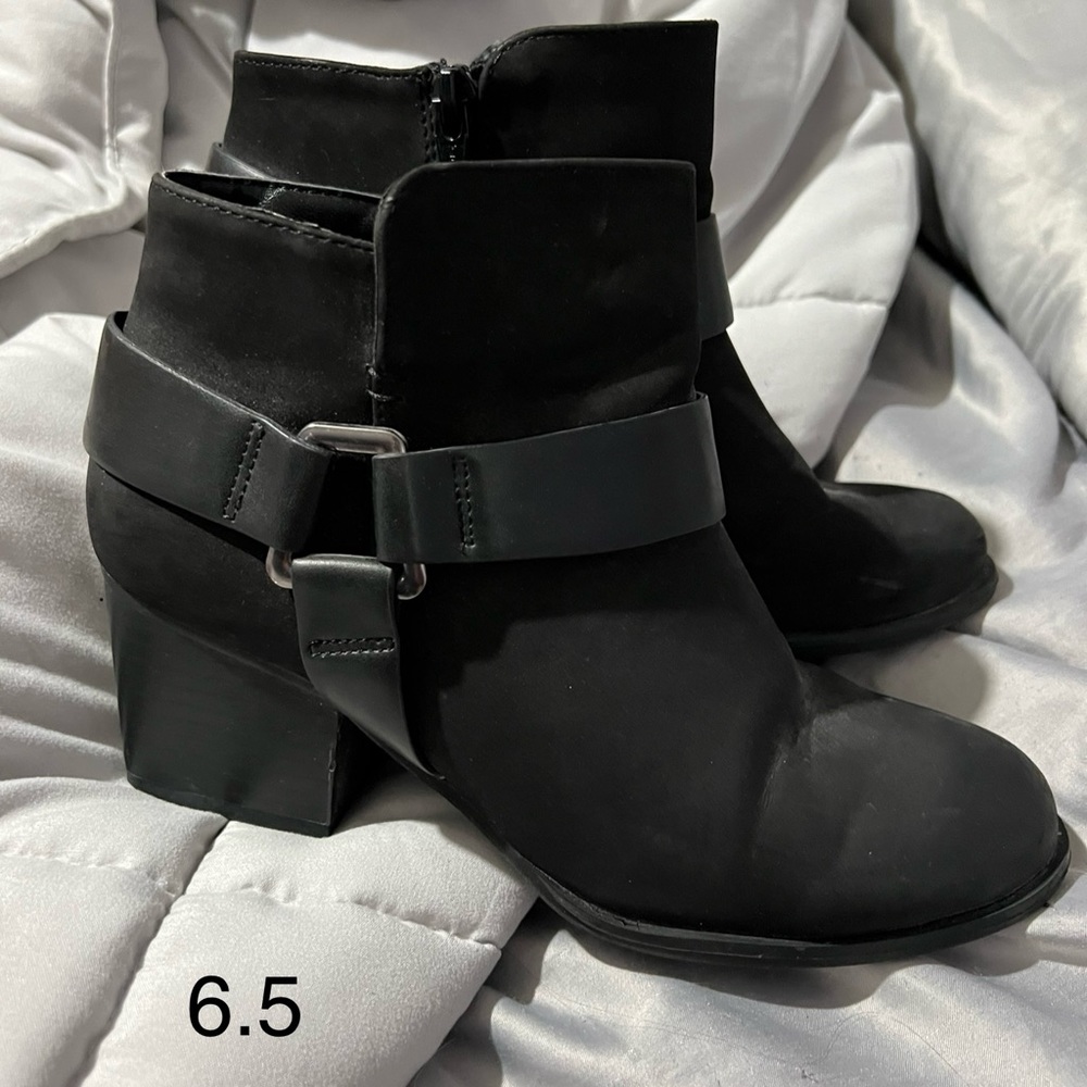 Mossimo black booties